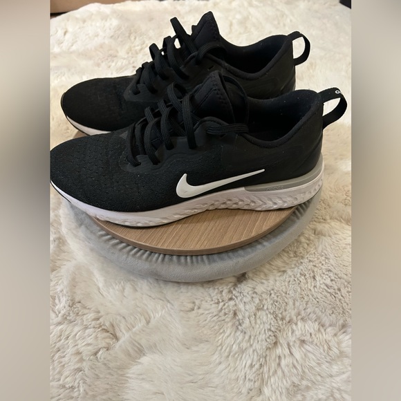 Shoes - Picture 2 of 5